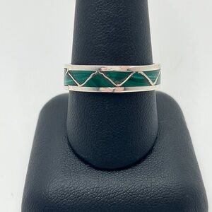 Elegant Green Silver Ring